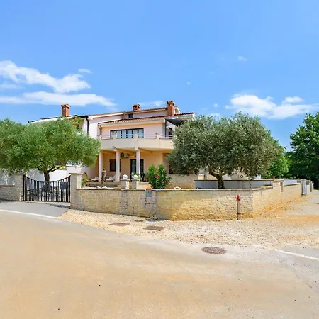 House Monique With Pool * Rosini