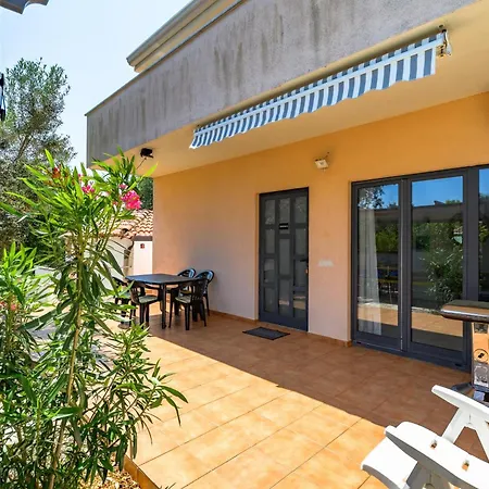 Apartment House Monique With Pool Rosini