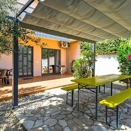 Apartment House Monique With Pool Rosini