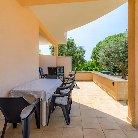 Apartment House Monique With Pool Rosini