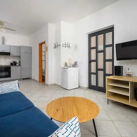 House Monique With Pool Apartamento Rosini