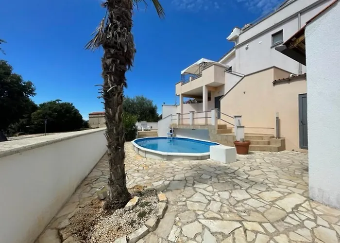 House Monique With Pool Appartamento