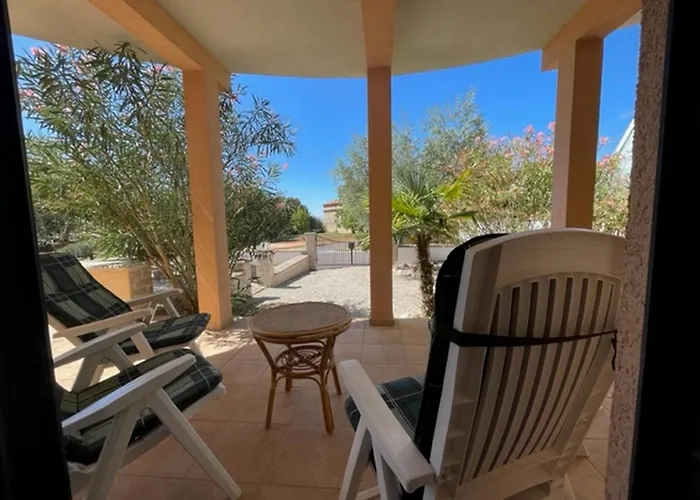 House Monique With Pool Appartamento Rosini