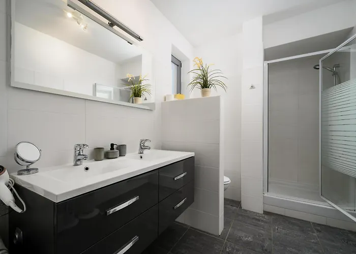 House Monique With Pool Appartamento