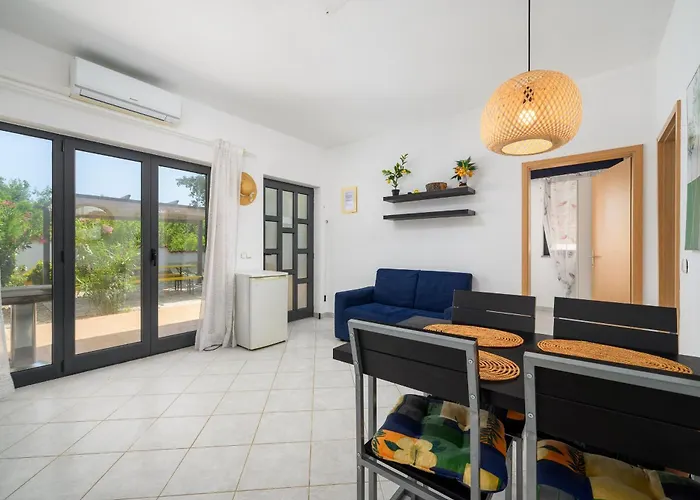 House Monique With Pool Appartamento Rosini