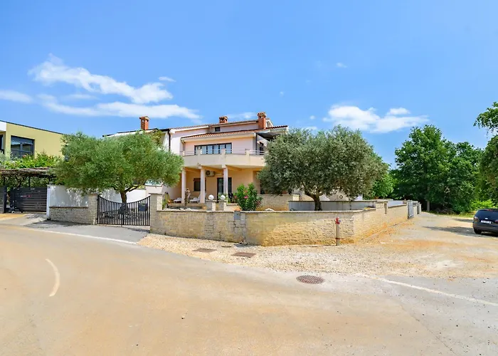 House Monique With Pool * Rosini