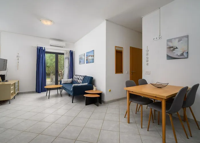 House Monique With Pool