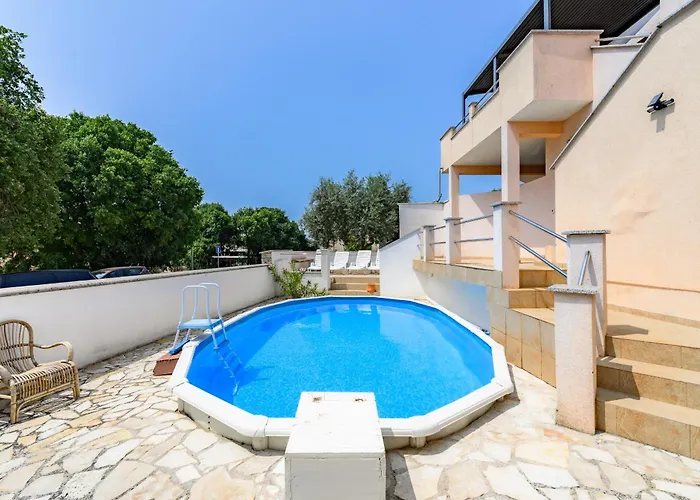 House Monique With Pool Appartamento *