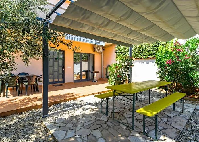 Appartamento House Monique With Pool Rosini