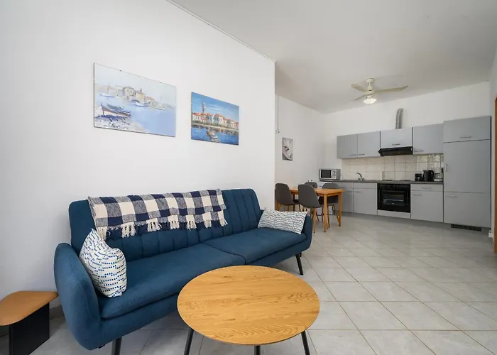 House Monique With Pool *