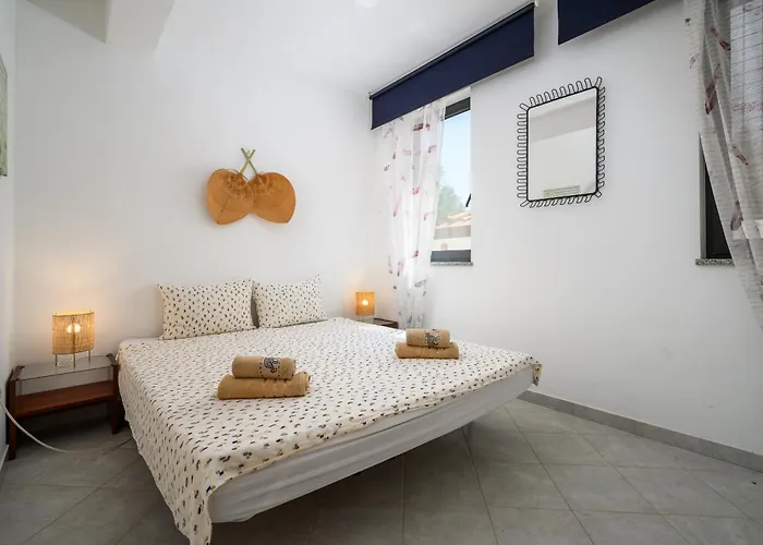 House Monique With Pool Rosini