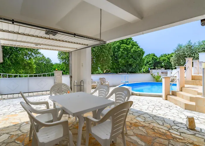 House Monique With Pool * Rosini