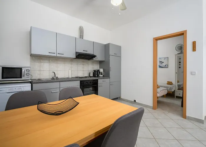 House Monique With Pool