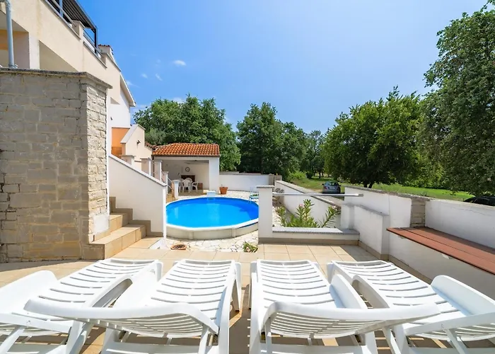 House Monique With Pool Appartamento *