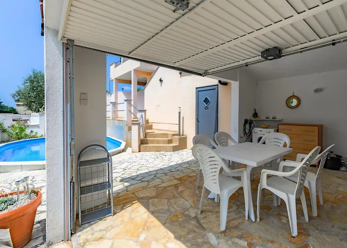 House Monique With Pool Appartamento