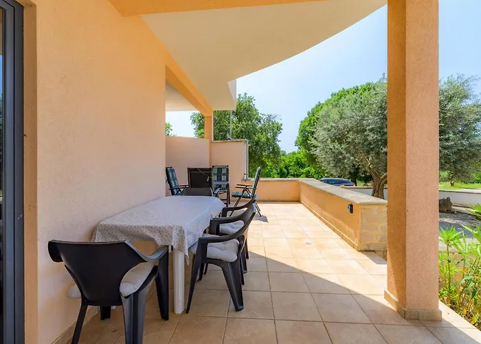 Appartamento House Monique With Pool Rosini