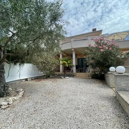 House Monique Rosini