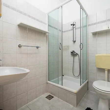 House Monique With Pool