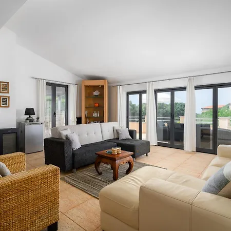 House Monique With Pool *