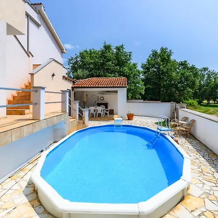 House Monique With Pool * Rosini