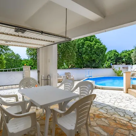 House Monique With Pool * Rosini