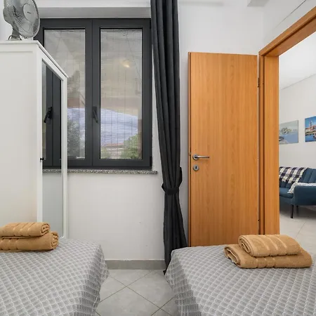 House Monique With Pool *