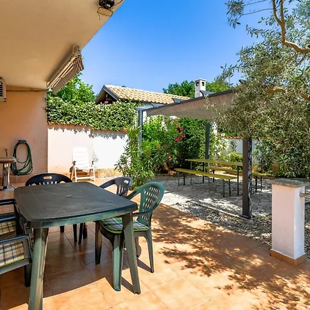 House Monique With Pool Rosini