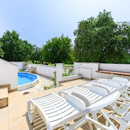 House Monique With Pool * Rosini